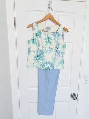 Spenser Jeremy Ivory Floral Sleeveless Top with Light Blue Pants